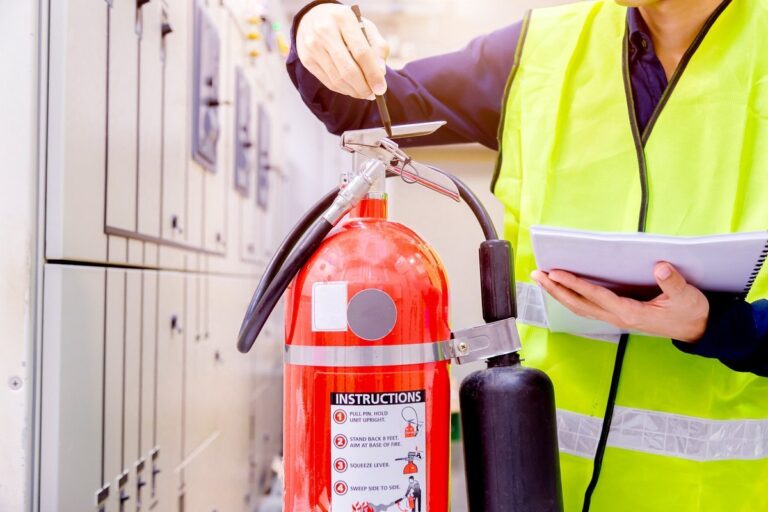 emergency procedures in workplace 768x512